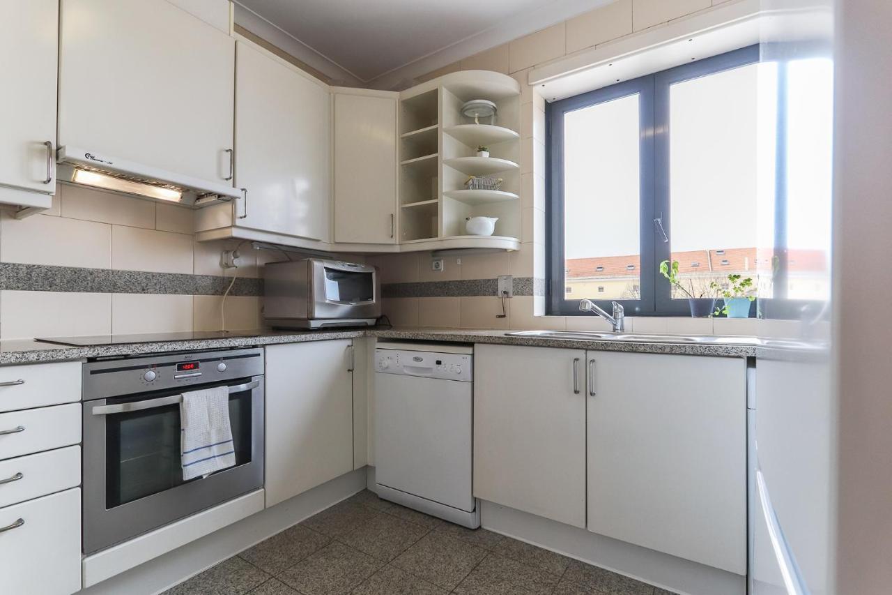 Vita Portucale ! Modern Apartment With Garage Lissabon Buitenkant foto